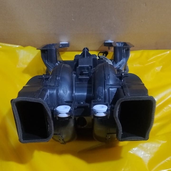 BMW G11 G12 G30 G31 G32 G05 G07 F90 REAR BLOWER MOTOR DUCT 9315950