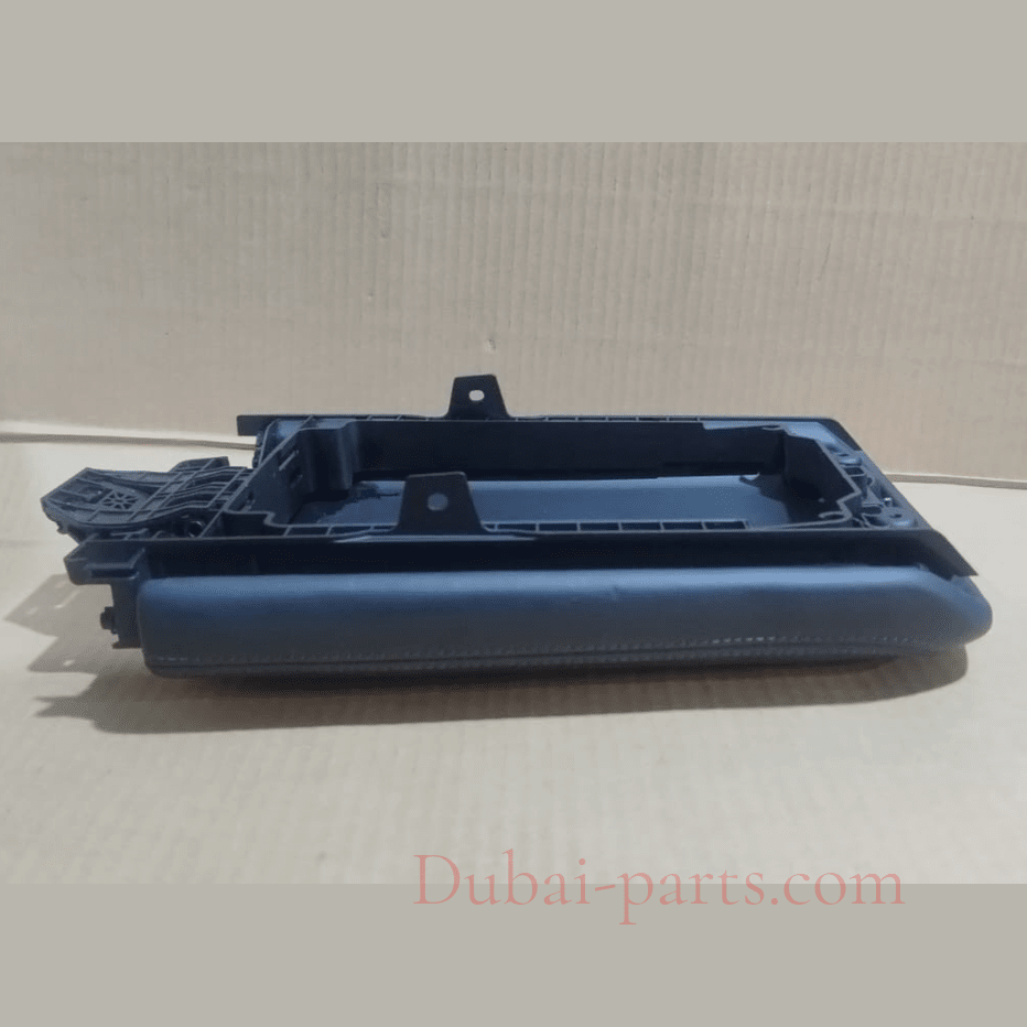 BMW G11 / G12 750I / 740I ARMREST STORAGE COMPARTMENT LID P/N 9348741