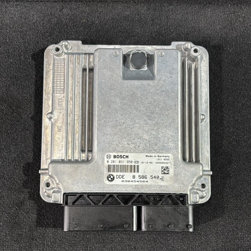 BMW  X5 F15 N57N ENGINE CONTROL UNIT  MODULE  DDE ECU ONLY - 8586540