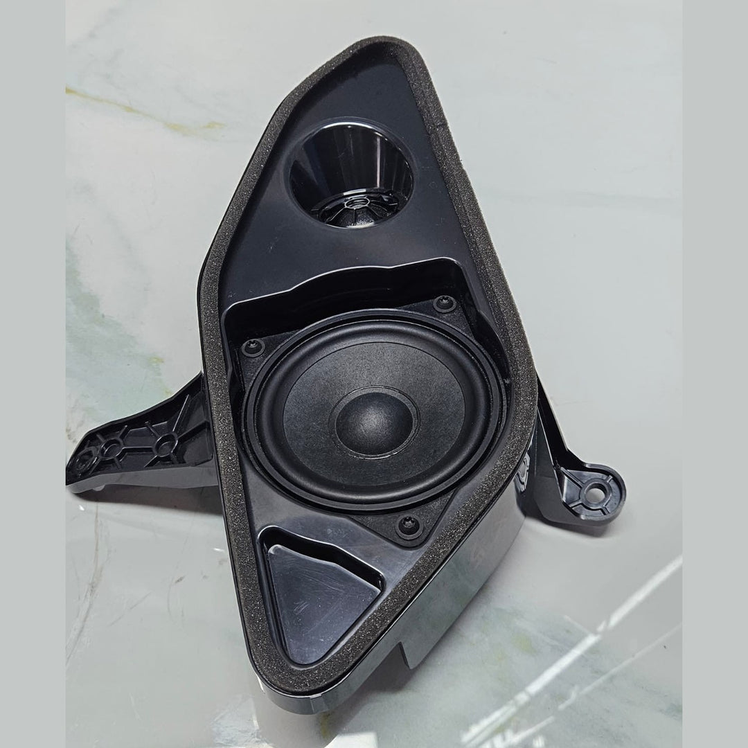 BMW X5 G05 QUARTER PANEL SUPPORT BRACKET & SPEAKERS LEFT RIGHT 2622517 OEM