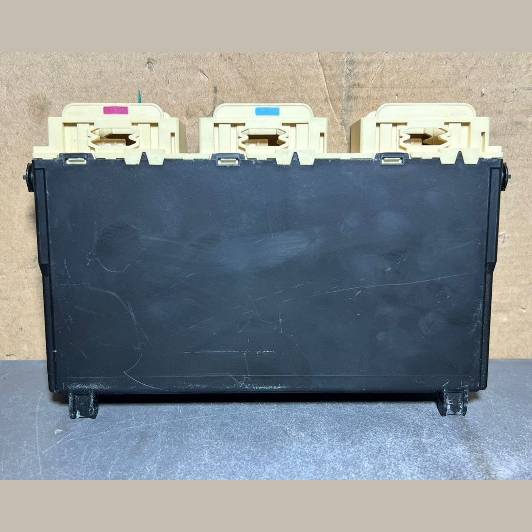 14-18 Mercedes Benz W205 C-Class Driver Seat Control Module A205 9009908 OEM