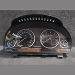 Bild in die Galerieansicht laden, BMW F10 F11 F25 X3 E-SERIES INSTRUMENT CLUSTER (KM/H) P/N 9291408-01