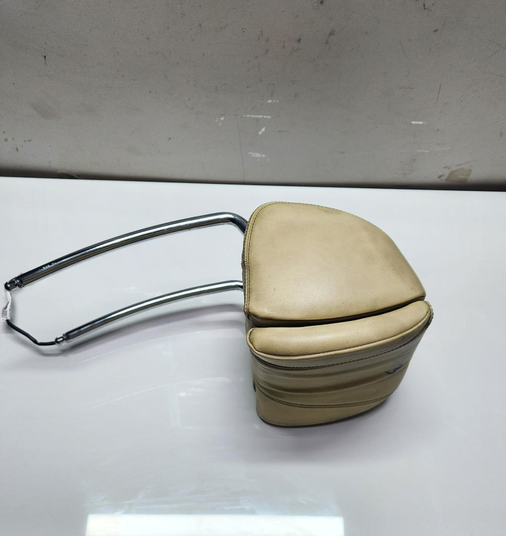 2012-2018 BMW 640i Head Restraint Comfort Seat Leather Right 8025078 F12 640i