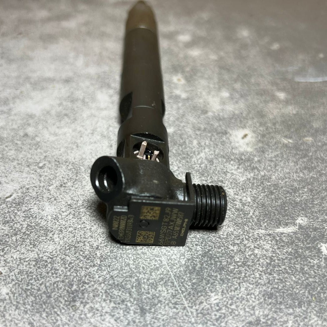 Genuine Mercedes W212 W164 Fuel Injector Sprinter OM651 A651 0700587 Oem Diesel