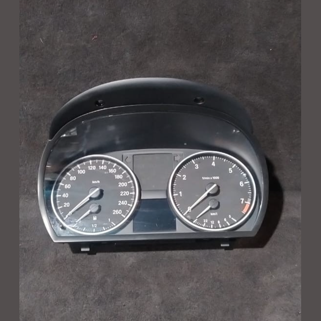 BMW 3 E90 E91  SPEEDOMETER / INSTRUMENT CLUSTER - 9242344