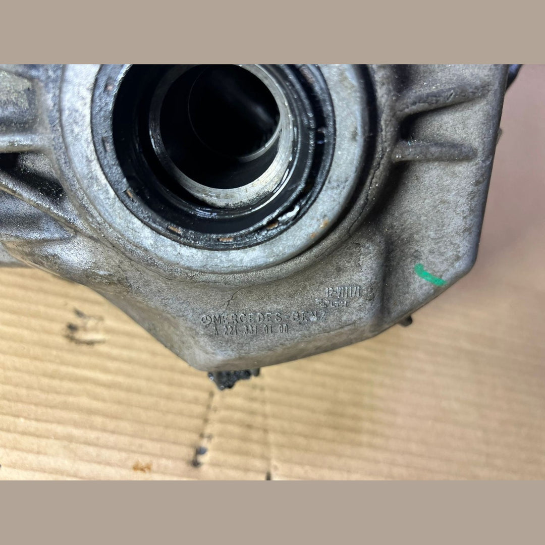 2014-2020 Mercedes-Benz W222 OM642 Front Axle Differential Carrier A221 3308600