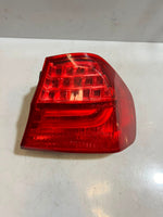 Bild in die Galerieansicht laden, 2008-2011 BMW 3 Series E90 and E91 328i REAR Tail Light SET LED 7154156 7154155