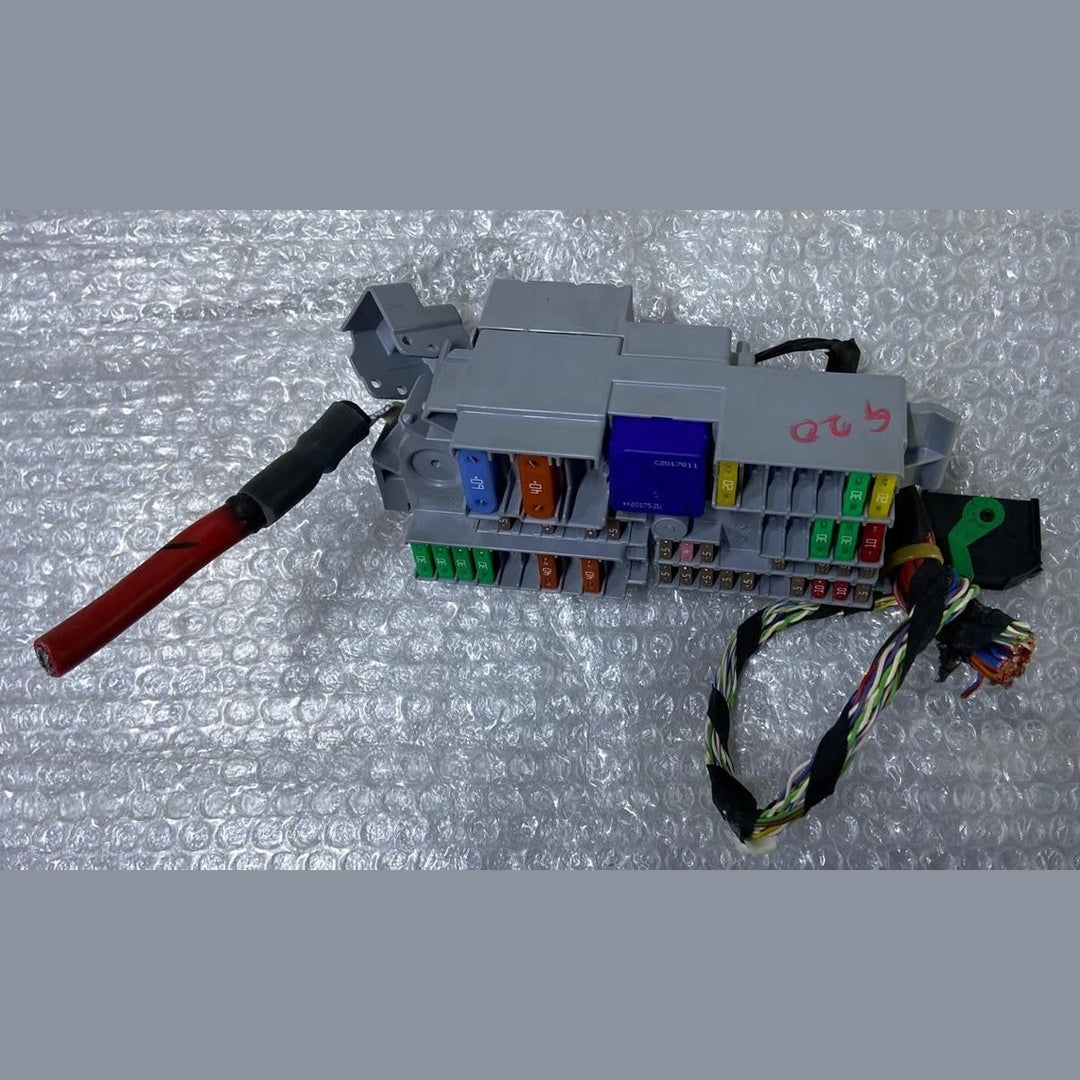 OEM BMW G20 X3 G01 Power Distribution Control Unit Module Front Fuse Box 6807487