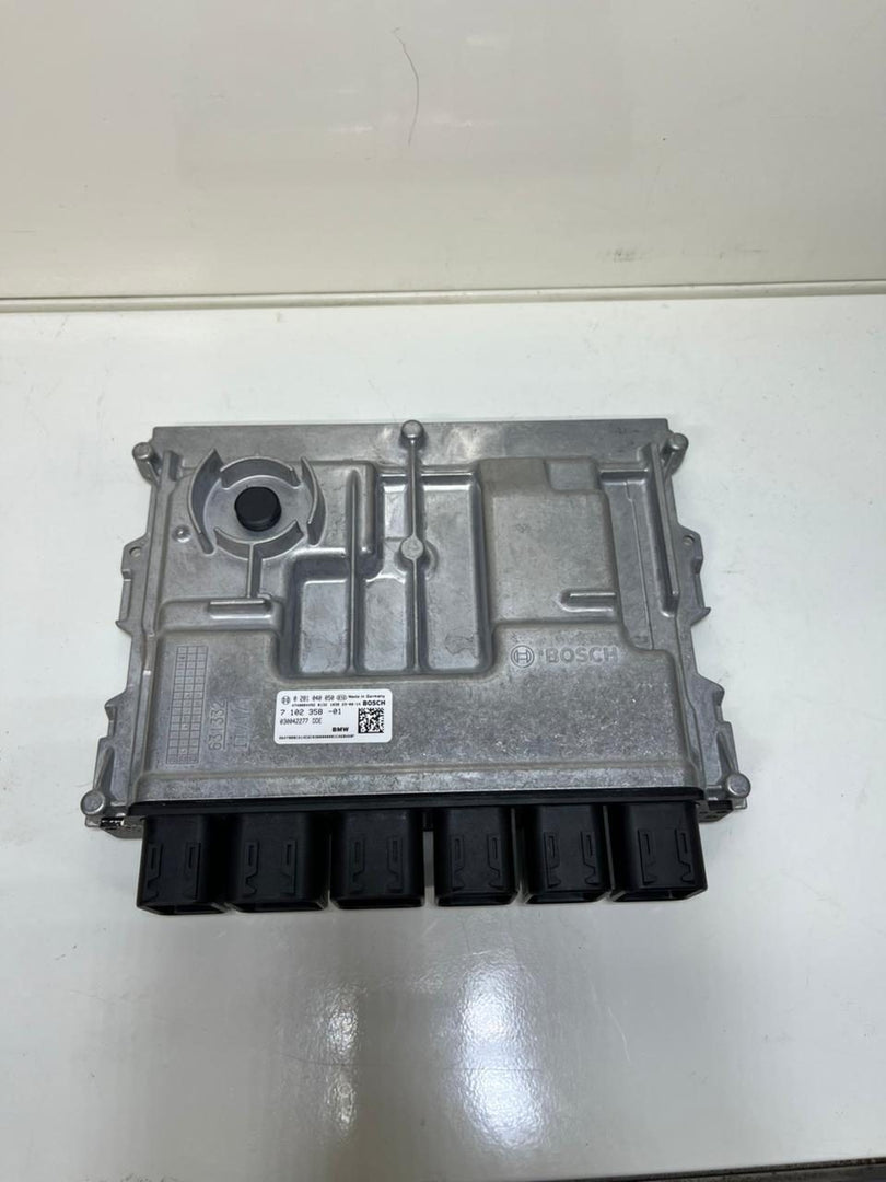 OEM BMW X5 G05 Engine Control Unit ECU Only DDE 7102358