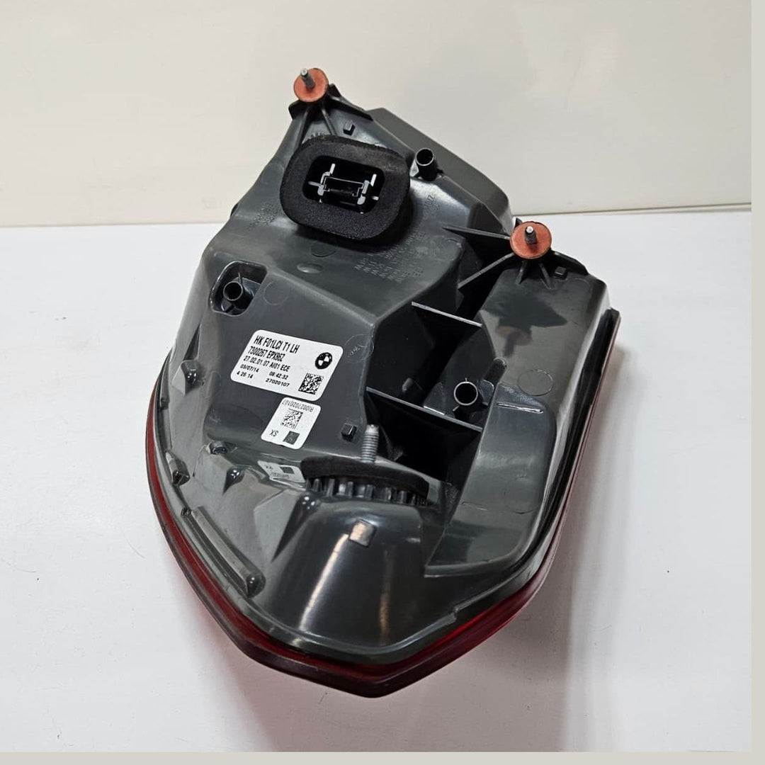 OEM BMW 7 Series F01 F02 LCI Tail Light Assembly 7300267 Rear Left
