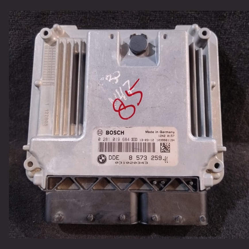 BMW 320d DIESEL N47N F30 F32 F34 F36 2013 ENGINE CONTROL DDE ECU ONLY 8573259