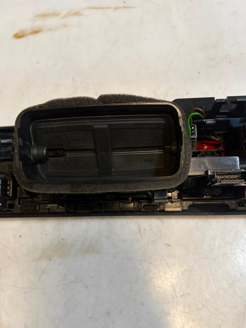 2015-2018 BMW 320i F30 3 Series Center Dashboard Air Vent 9347436 OEM