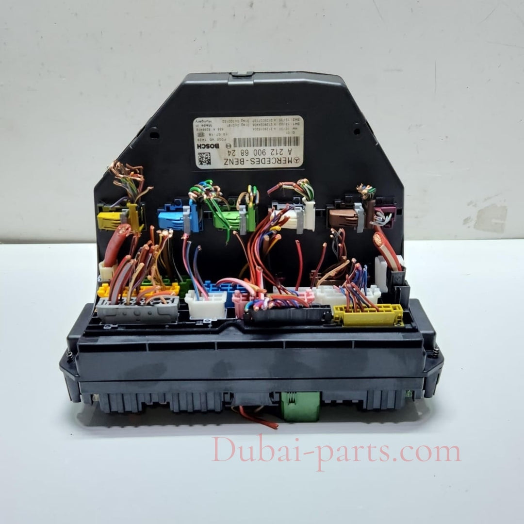 10-16 Mercedes-Benz W212 W204 Front SAM Module Relay Fuse Box A212 9006824 OEM
