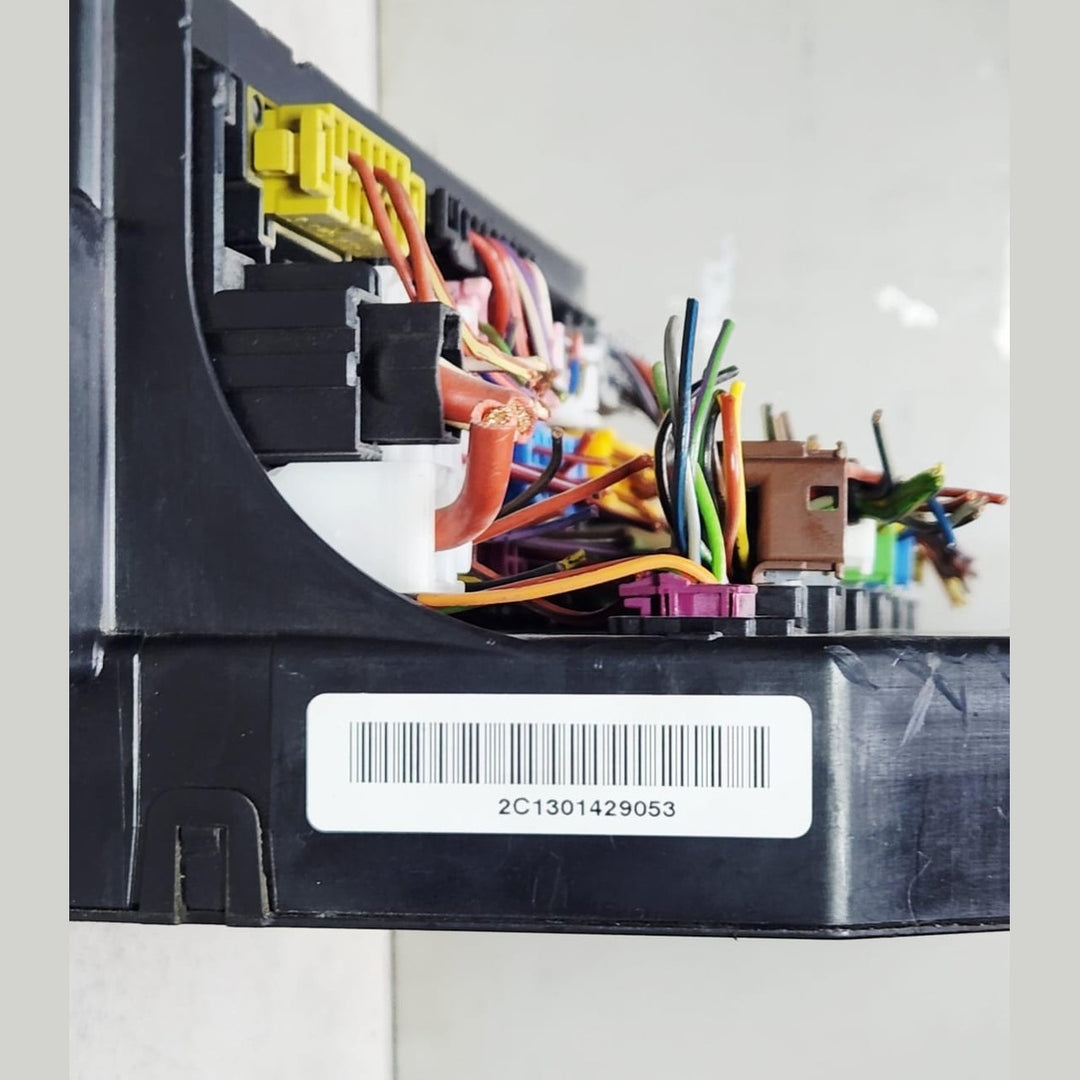 10-16 Mercedes-Benz W212 W204 Front SAM Module Relay Fuse Box A212 9003814 OEM