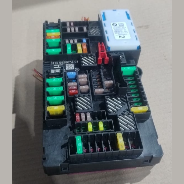 BMW F98 F97 X4 X3 G01  M BODY FUSE BOX CONTROL MODULE OEM  6828074
