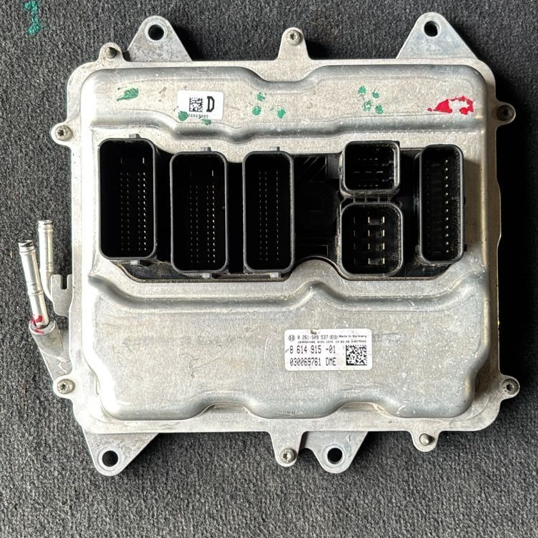 BMW F01 F02 F06 F07 F12  550i 650i 8 614 ENGINE CONTROL UNIT MODULE - 8614915