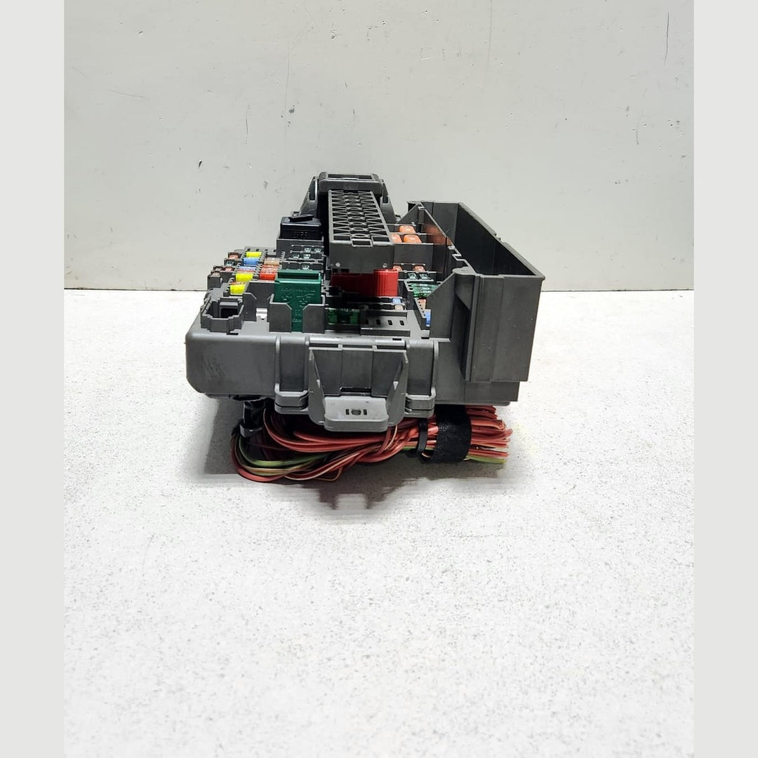 BMW Z4 E89 Power Distribution Fuse Box Front Plastic Metal 9154971 OEM
