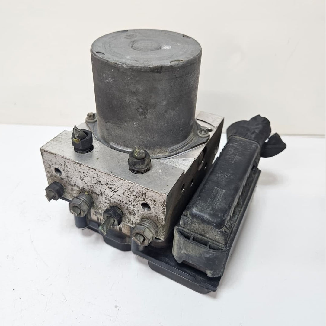 2004-2007 BMW 5 6 Series E60 E61 530i E63 E64 ABS Hydraulic Pump 6769707