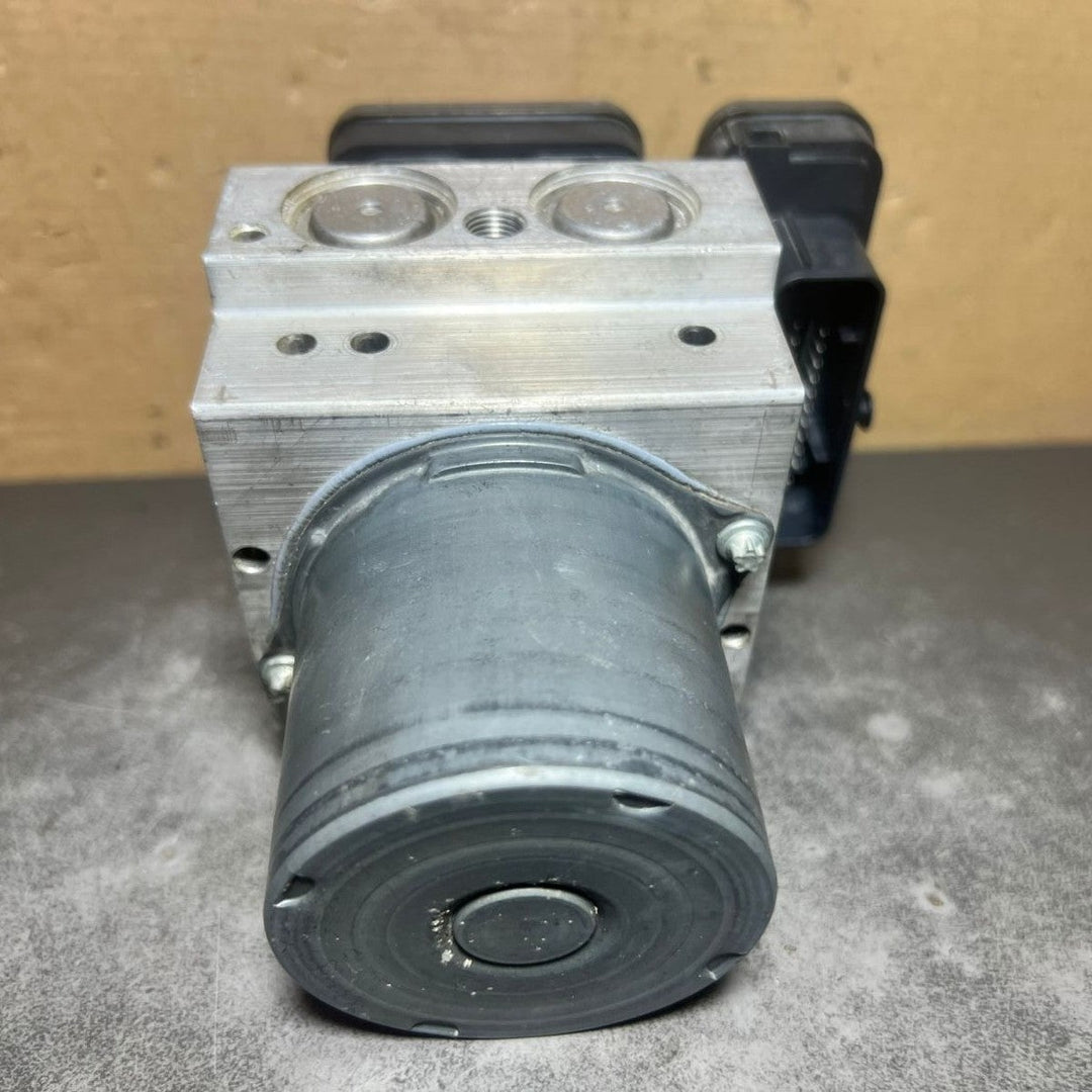 13-16 Mercedes W212 E-Class ABS Anti Lock Brake Pump Module A212 4310348 OEM