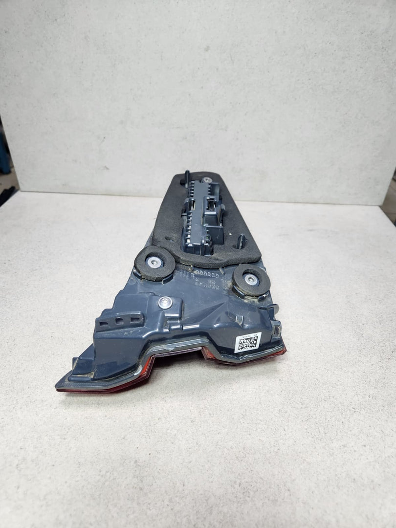 BMW 640 Trunk Tail Light Right Passenger Led 7376490 640 and 6 Series GT G32