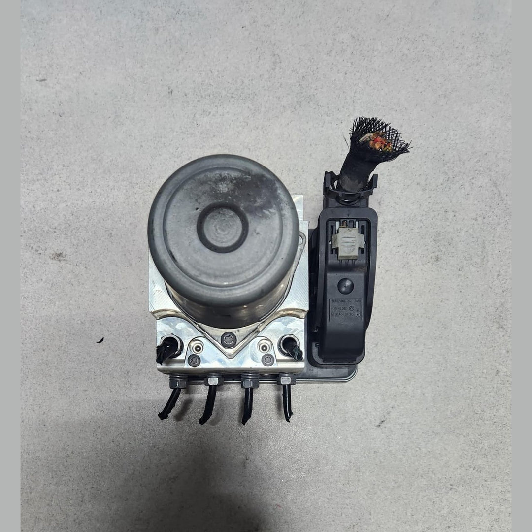 2016-2019 BMW 740i Abs Hydraulic Control Unit 6882933 7 Series G11 G12 750i