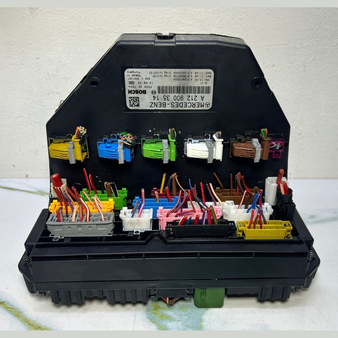 Mercedes Fuse Box Control Module A2129003514 W204 C-Class