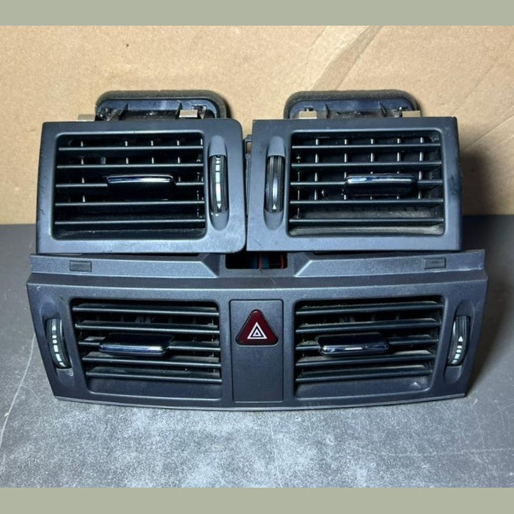 08-10 Mercedes W204 C-Class Front Center Dashboard  Heater A/C Air Vent Set RHD