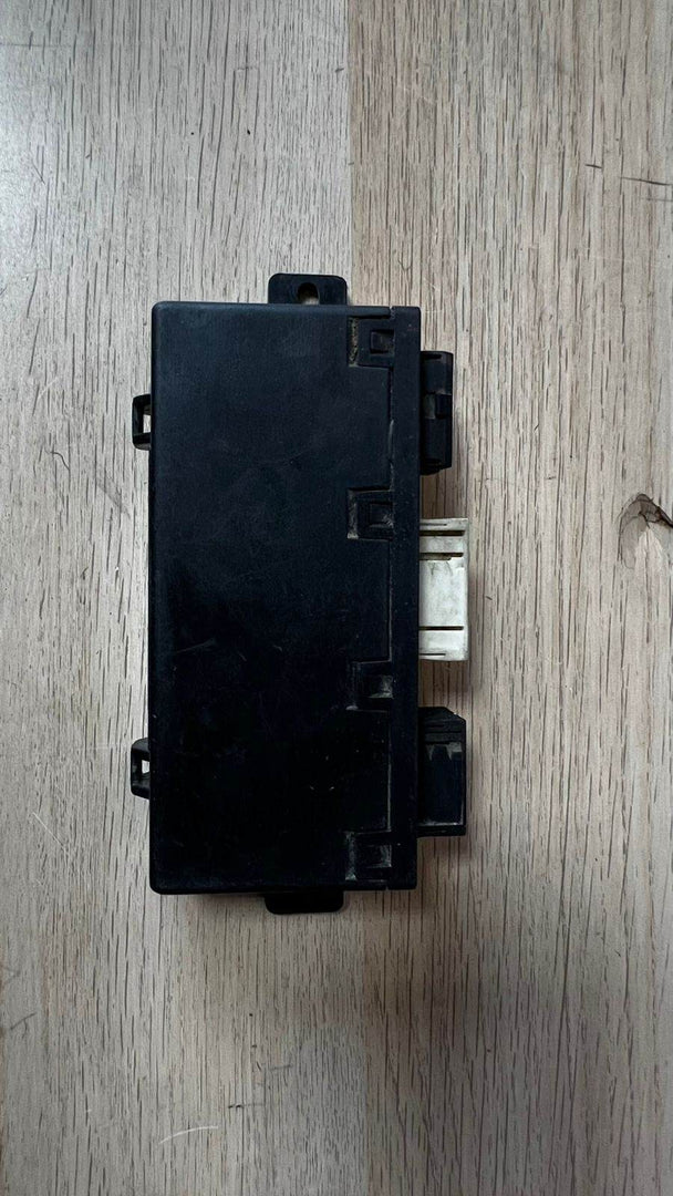 1996-2000 BMW 528i Door Control Module 8378773 E39 5 Series and E38 7 Series
