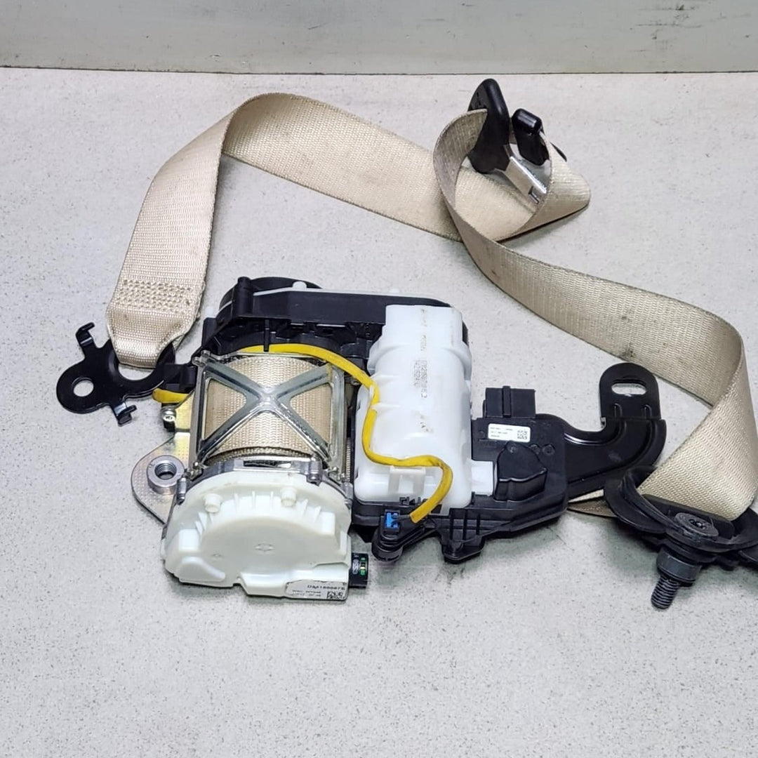 BMW Upper Seat Belt Front Right 7430118 5 Series G31 540iX