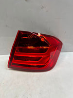 Bild in die Galerieansicht laden, BMW 3 Series F30 Tail Light Right Outer Right Rear 7372784 ECE OEM