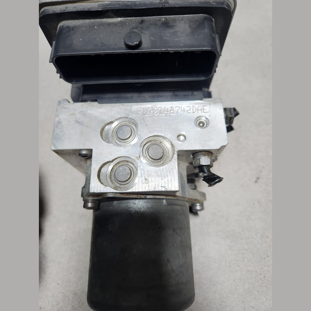 2007-2009 BMW 328i Abs Pump Module 6886959 3-Series and G30 G11 G12
