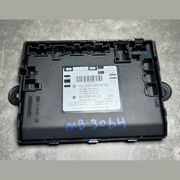 07-13 Mercedes W221 S-Class Front left Side Door Control Module A221 8709386 OEM