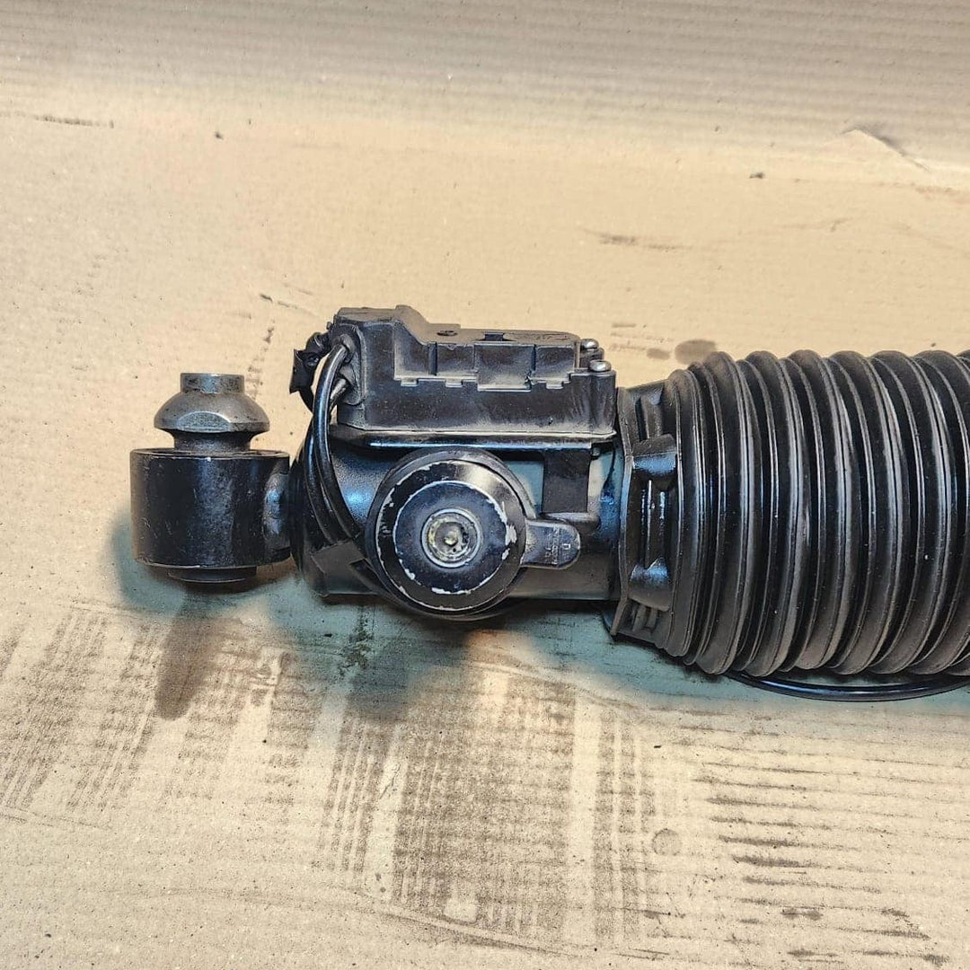 2013-15 BMW 740i 7 Seri F01 F02 F03 F04 Rear Left Air Suspension Strut 6858811 