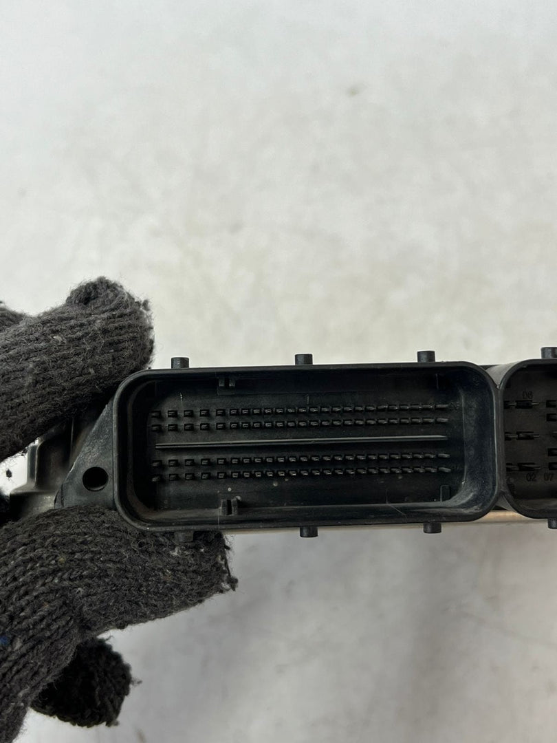 2015 BMW  F10 520d F20 120d F30 320D Engine Control Unit ECU DDE 8578995 OEM