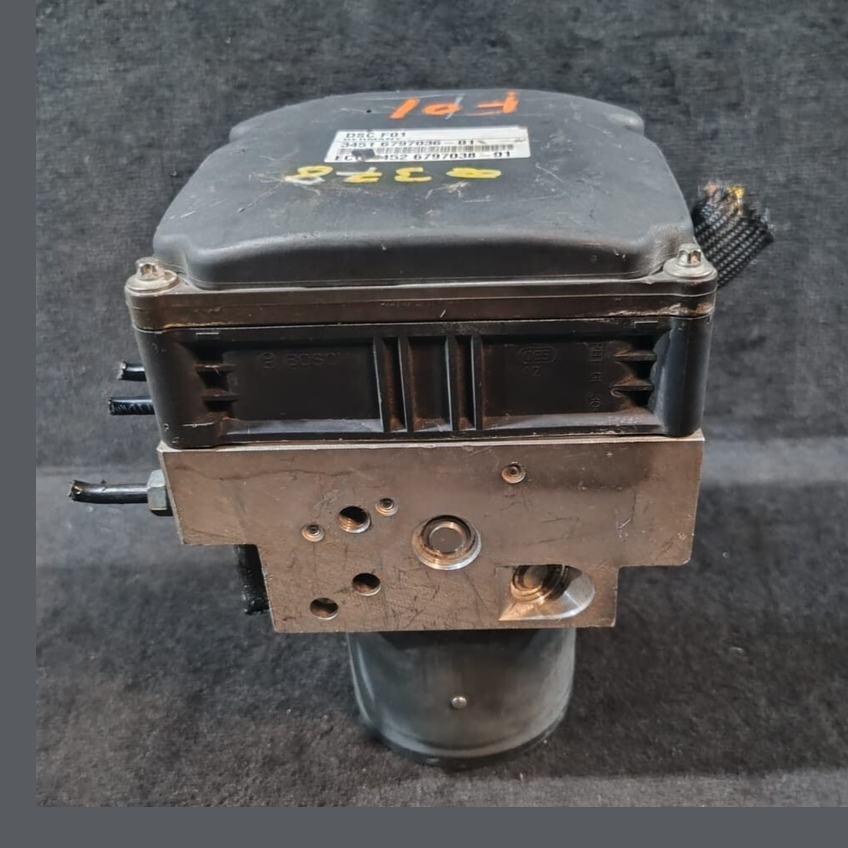 BMW 7 SERIES F01 F02 730D N57D30A ABS PUMP CONTROL MODULE 6797036