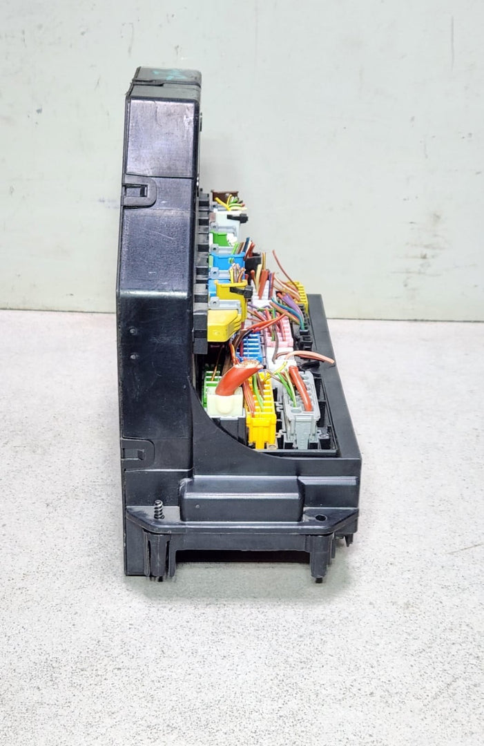 2010-2016 Mercedes-Benz E-Class Front SAM Module Relay Fuse Box A2129002827