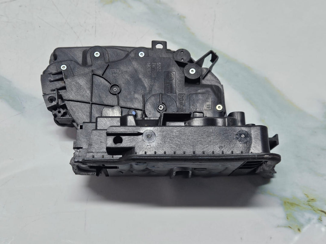 BMW G30 LCI 530d M Package Door Lock Latch Rear Left Side 7477689 OEM