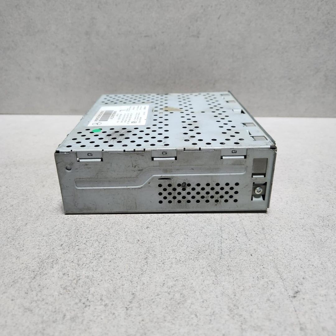 Benz TV Tuner A2218705689 E-Class E-Class models for audio system