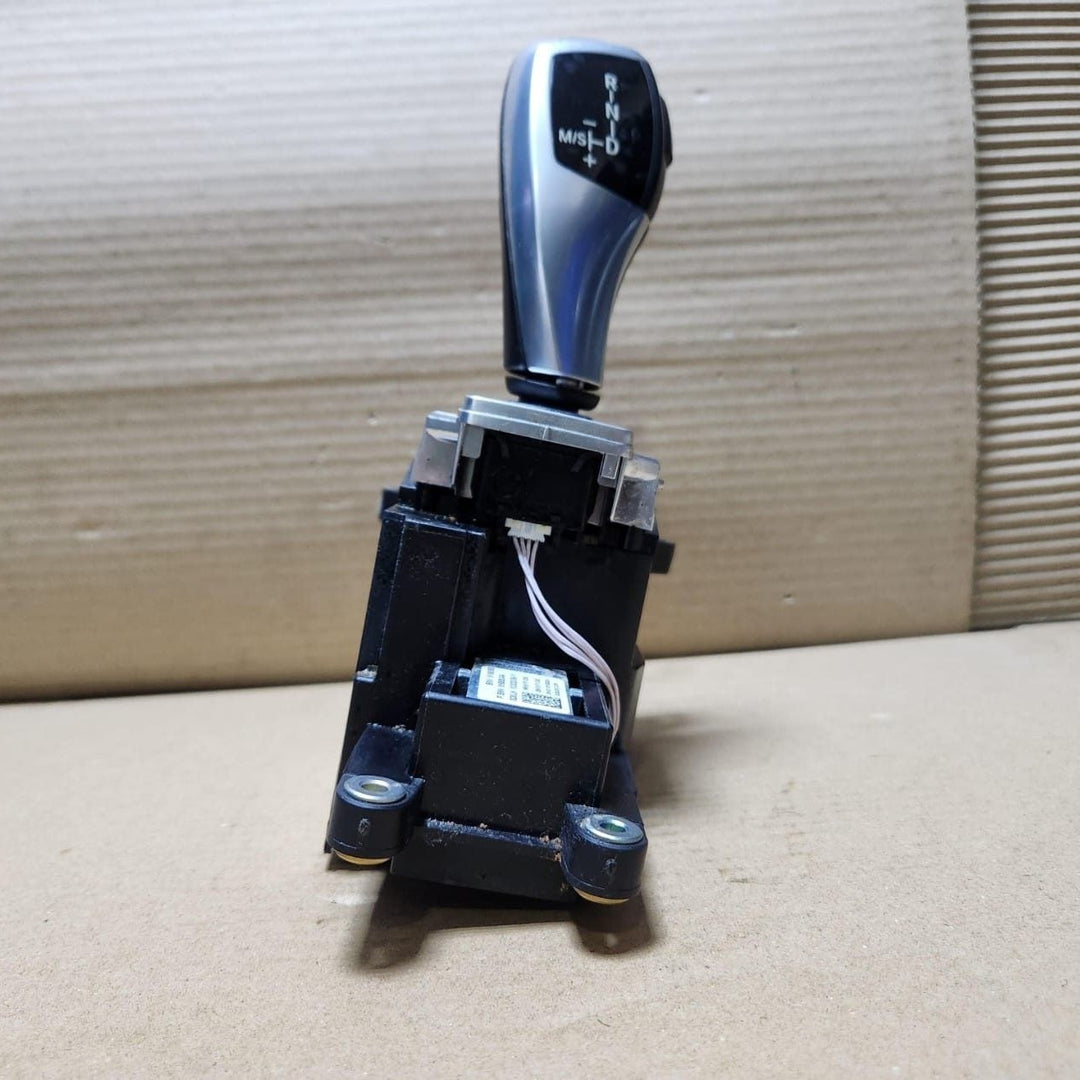 2008-2013 BMW X5 Gear Selector Switch 9168850. X5 E70 and X6 E71 RHD