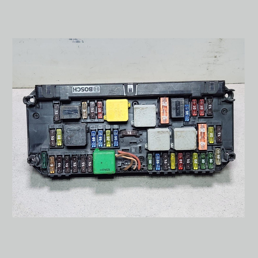 2011-2012 Mercedes-Benz C180 Fuse Box Control Module A2129004611 W204 C-Class 