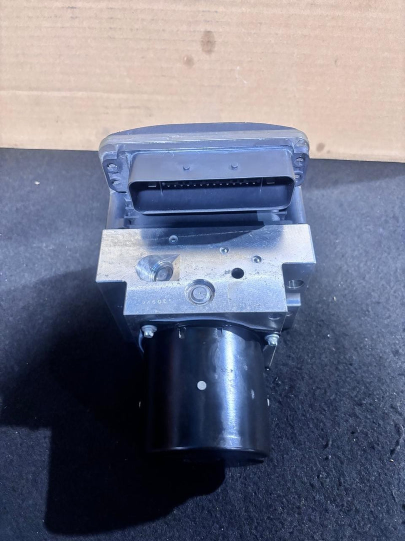 BMW 7 SERIES F01 F02 730D F10 N57 OEM ABS Pump Brake Control Unit 6792478 Bosch