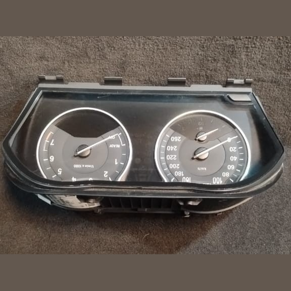 BMW X1 F48 2.0 DIESEL AUTOMATIC INSTRUMENT CLUSTER SPEEDOMETER KM/H P/N 9295446