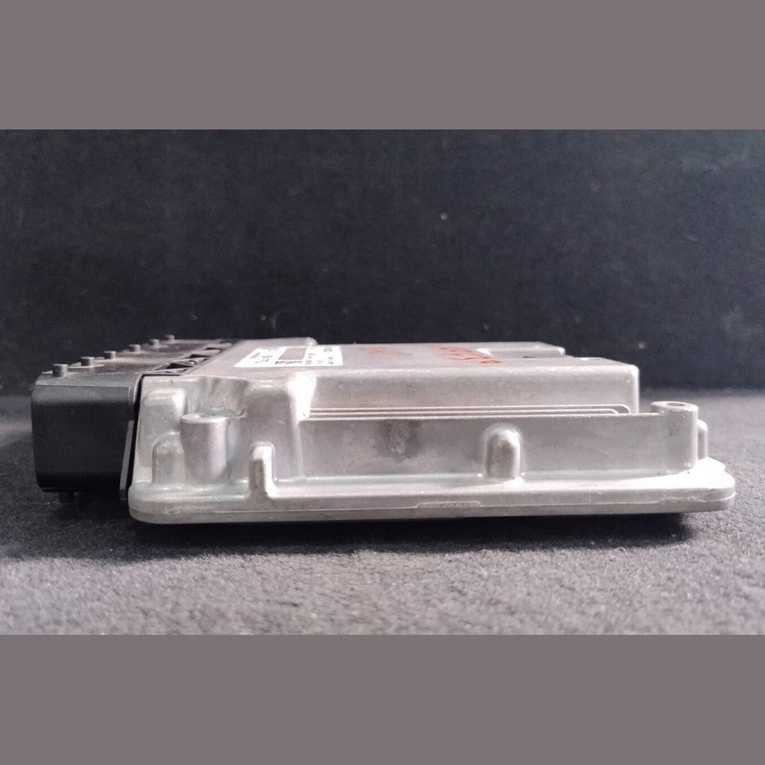 BMW 320d N47 F31 ENGINE CONTROL UNIT ECU ONLY  8584276