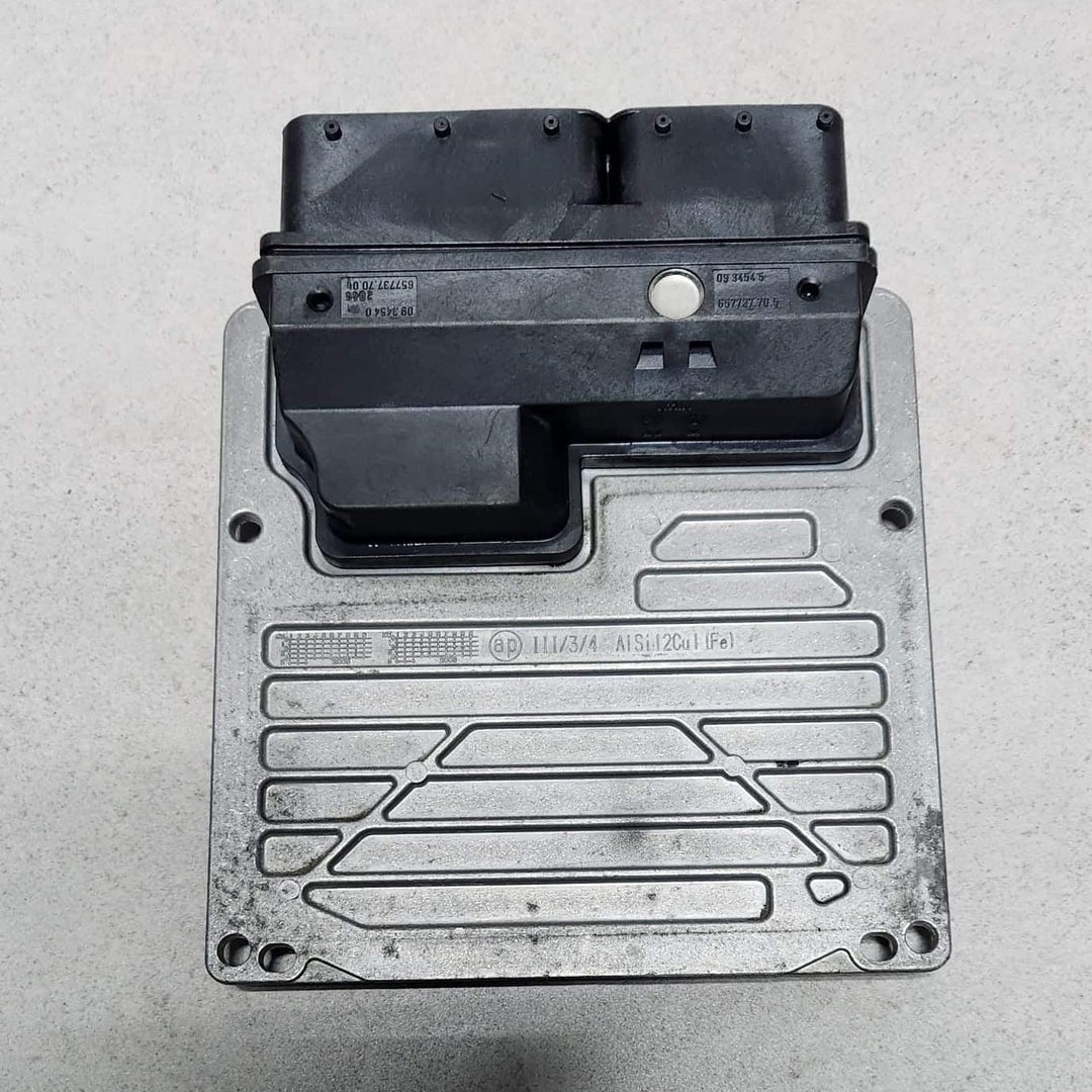 2011-2012 Mercedes-Benz C180 Engine Control Unit A2710108847