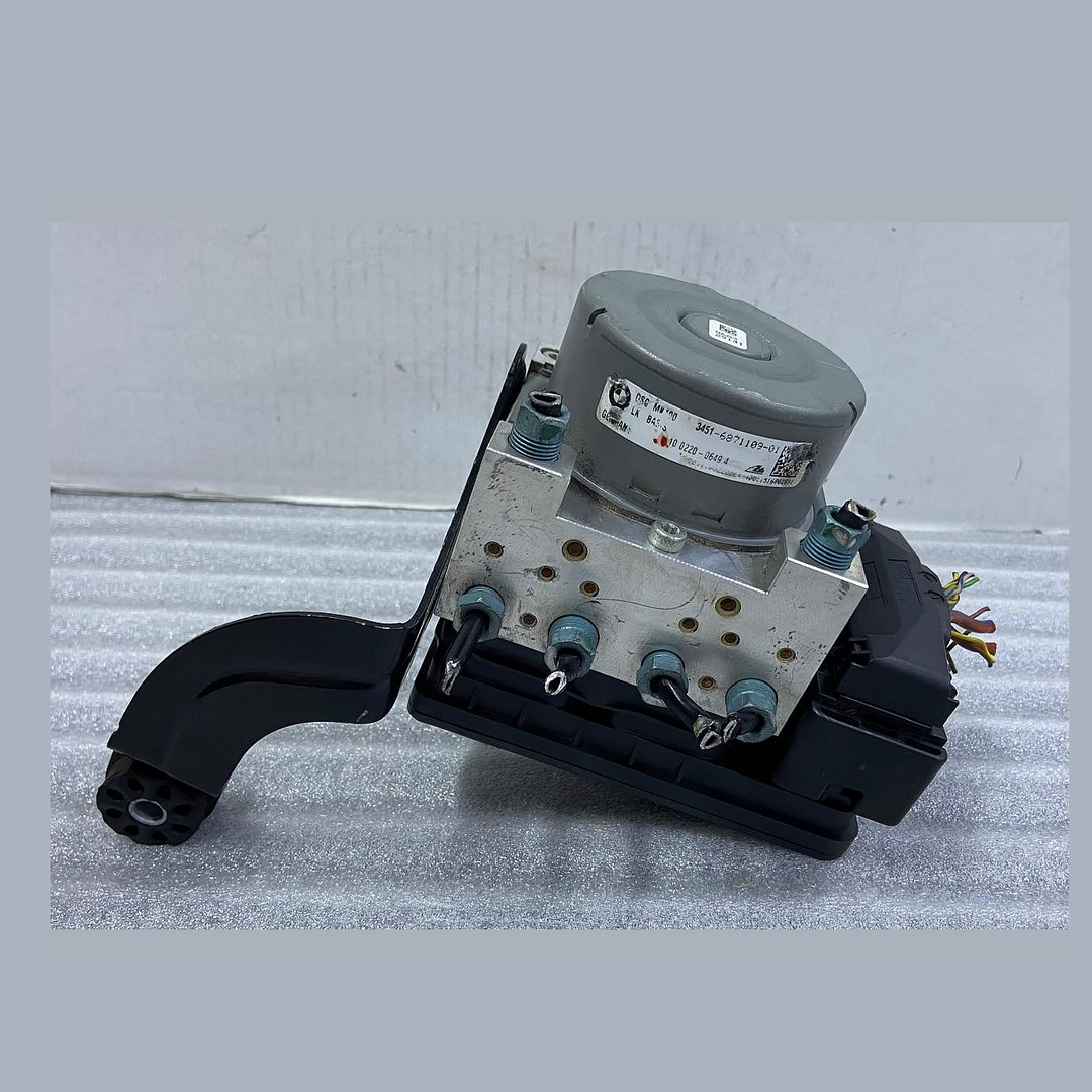 OEM BMW M4 F30 F34 ABS Anti-Lock Brake Pump Module 6871110