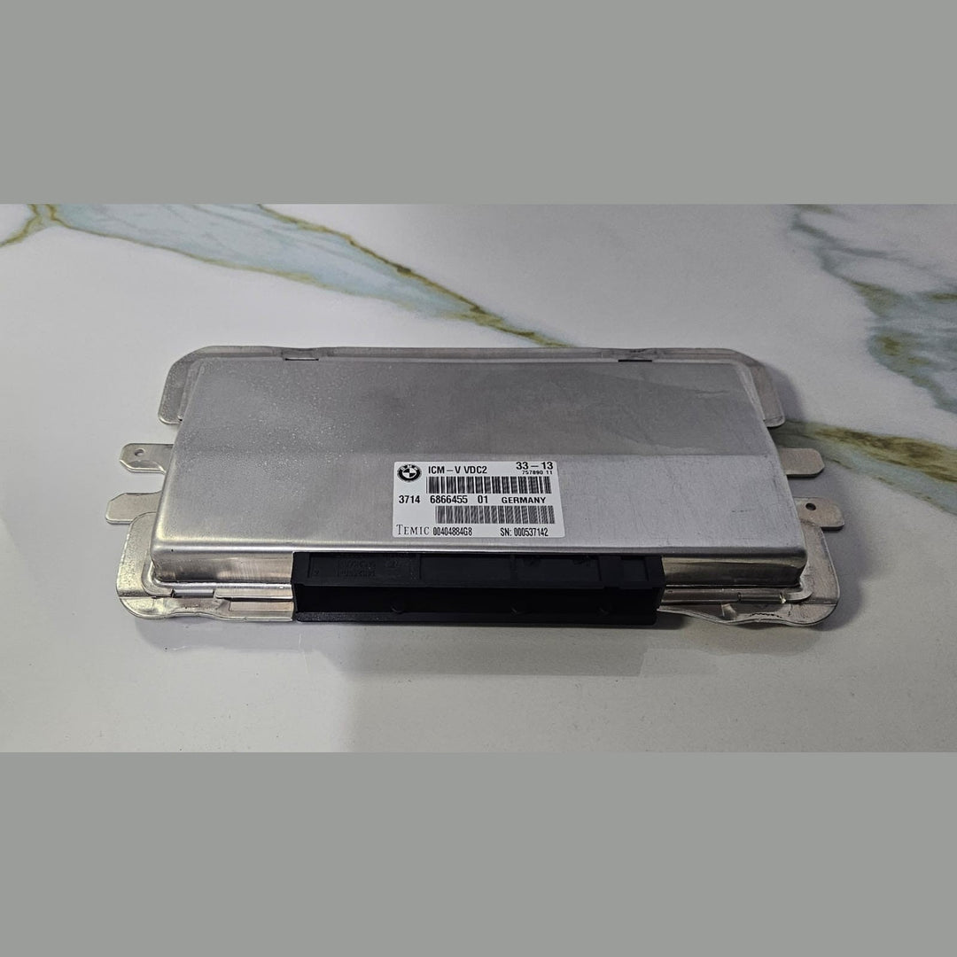 OEM BMW 7 F01, F02 2014 Dynamic Suspension Control Module Unit 6866455