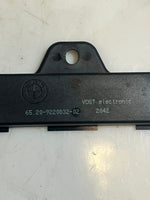 Load image into Gallery viewer, 2014-2019 BMW F10, F25 X3, and F97 X3 Keyless Entry Antenna 9220832 OEM