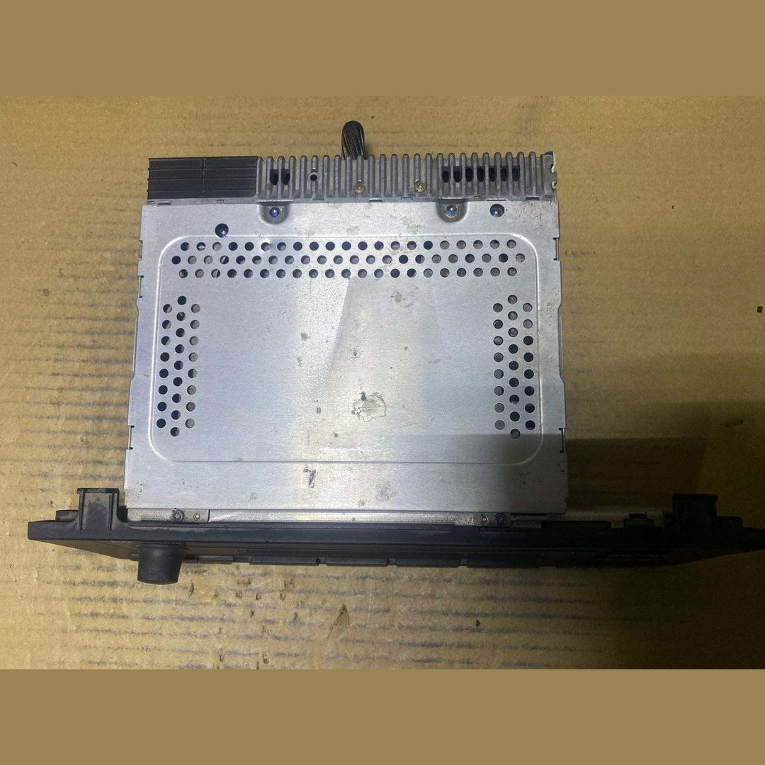 2006 BMW 325i Cd Radio Player 6976888 X3 E83 and 2006 BMW 325i 
