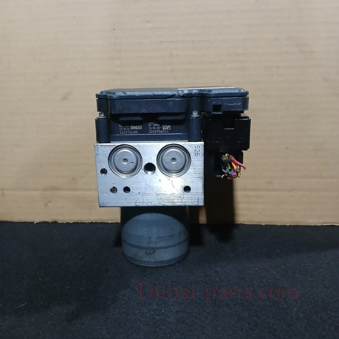 OEM BMW 5 series F10 F15 ABS ANTILOCK BRAKE PUMP CONTROL MODULE 6865860