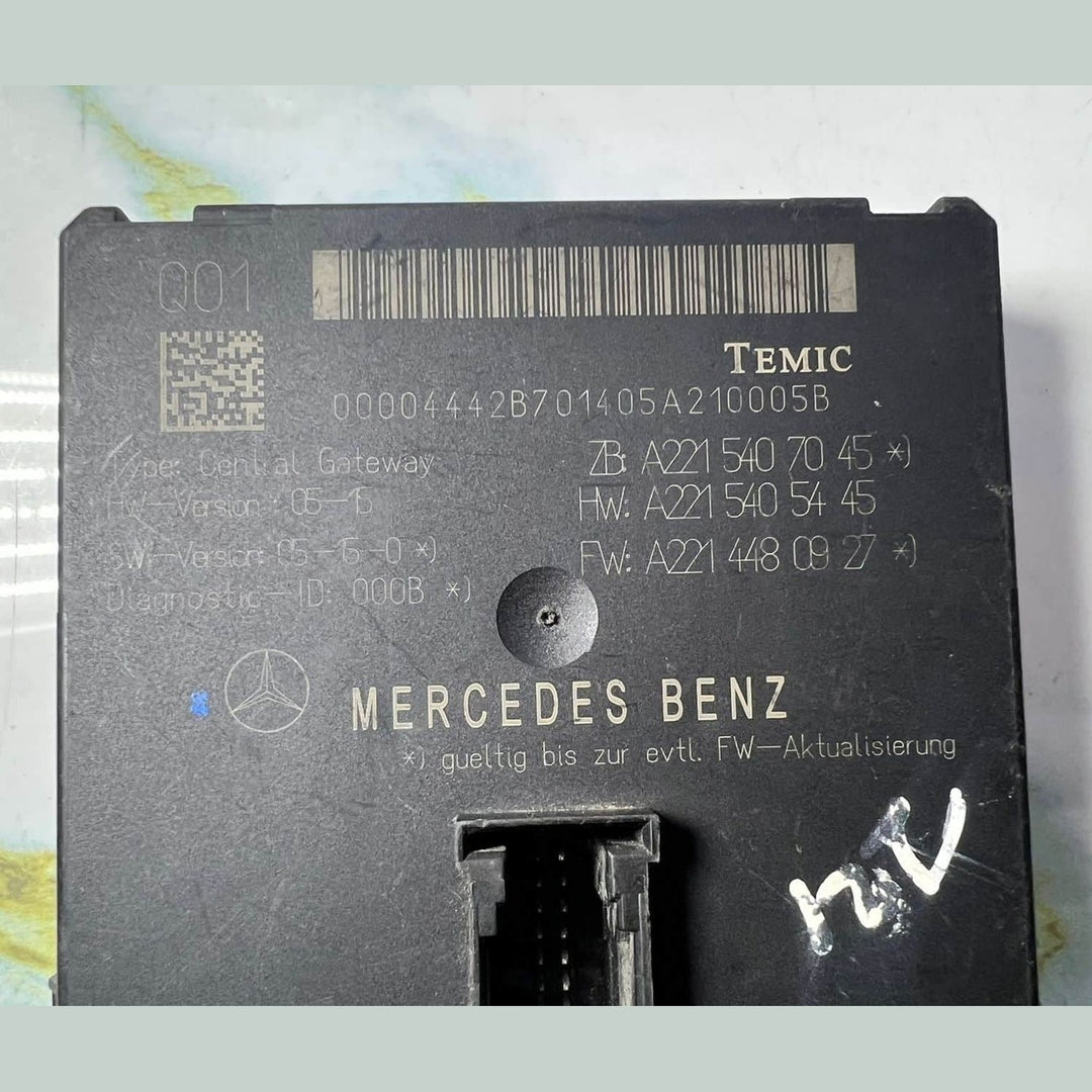 2007-2014 Mercedes S550 Central Gateway Control Module A2215407045 W221 S-Class